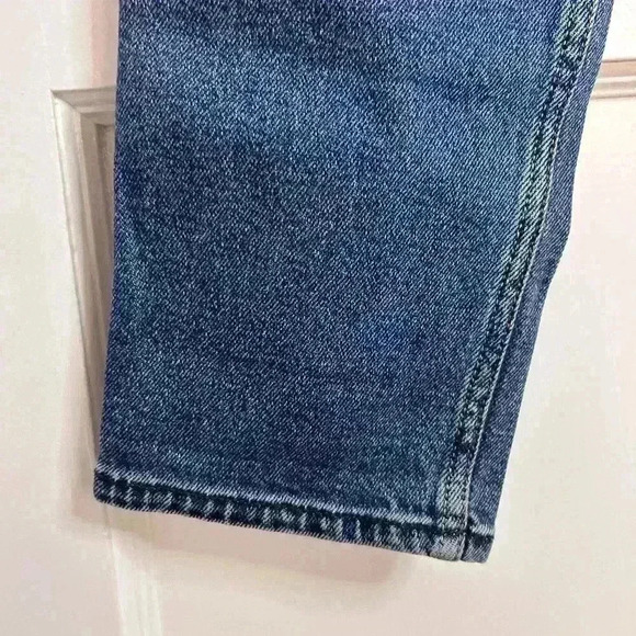 BNWT Hollister Curvy Ultra  High Rise Mom Jeans Size 00R - Picture 11 of 15